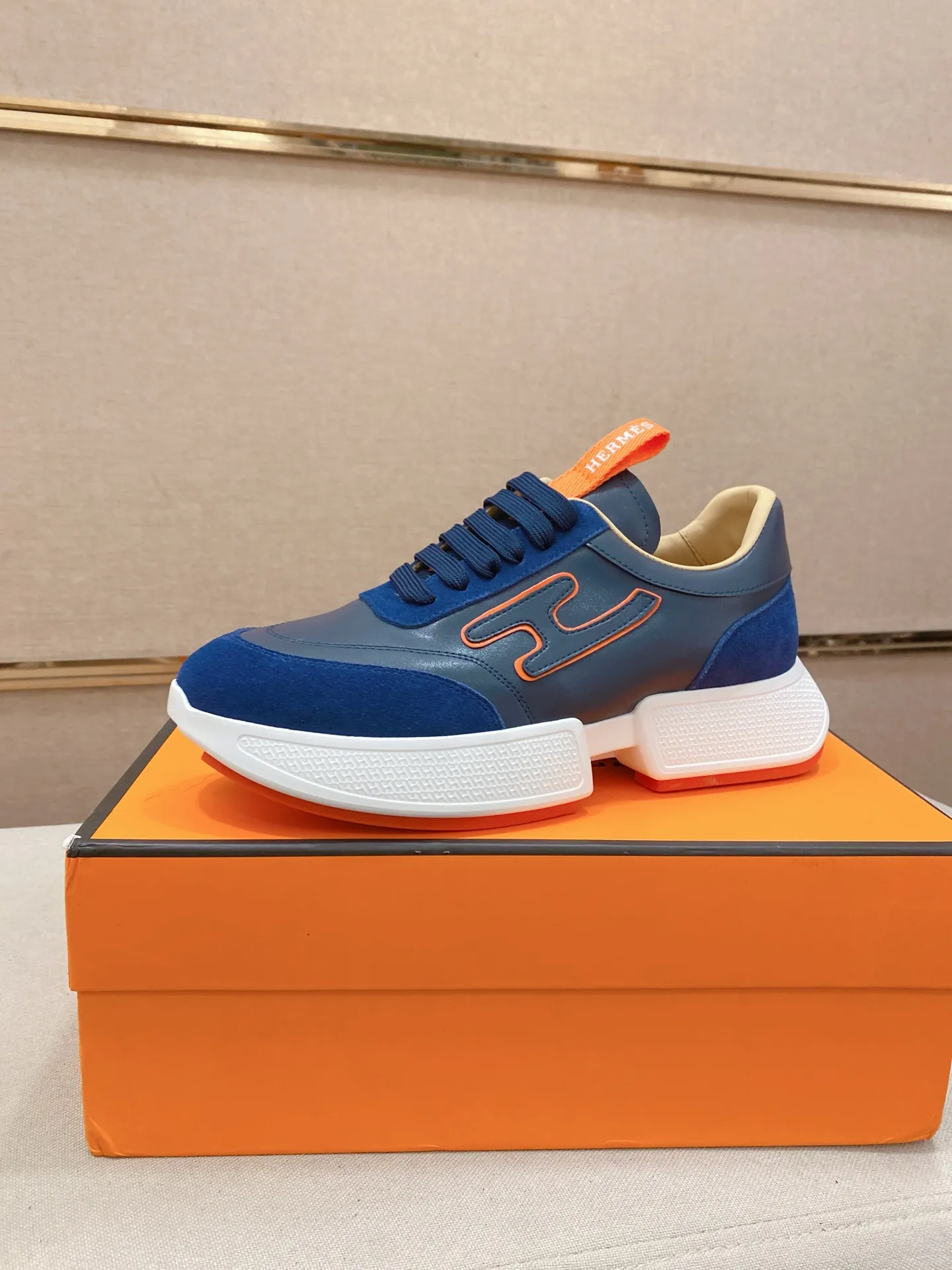 Men's clothing and shoes💰: 480💰《HERMES》【Classic original order·Version】Hermès; top 🔝purchasing agent🔍🔍men's latest 🇺🇸 counter sales simultaneously, imported from Italy original ▲▲cowhide ▲▲ (high-end, nobility, class) ) Exquisite workmanship (Italian 🇮🇹 imported water-dyed 🐂 cowhide lining) sole: original sole provided by the original factory, ⚠️exclusive double-layer activity·TPR·rubber·combined molded outsole; super comfortable·wear-resistant·non-slip·environmental protection The real thing is more beautiful if you take the real thing (high quality, follow the order). You can enter and exit the counter at will * Number of yards: 38-44 (45 can be customized and cannot be returned or exchanged)